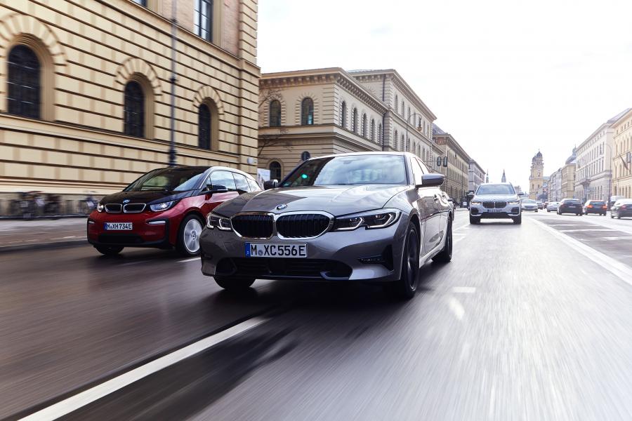  BMW 330e (G20) 2018 года  (WW) (фото 13 из 44)